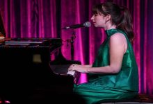 Piyano Başında Bir Şehir Ozanı